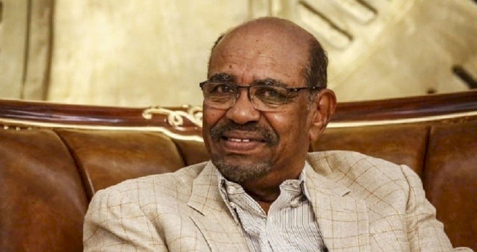 البشير يقر بتهم الفساد ويكشف عن أسماء متورطة معه