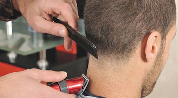 حلاق "ديليفري" لتجنب الطوابير الطويلة