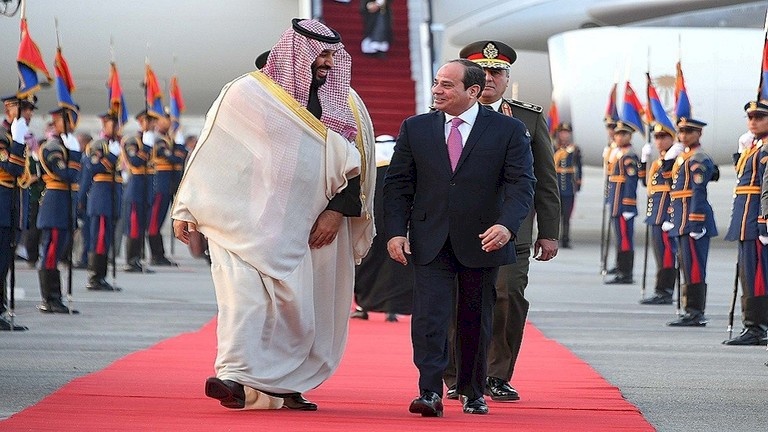 هل قام السيسي وبن سلمان باقناع ترامب بدعم حفتر؟