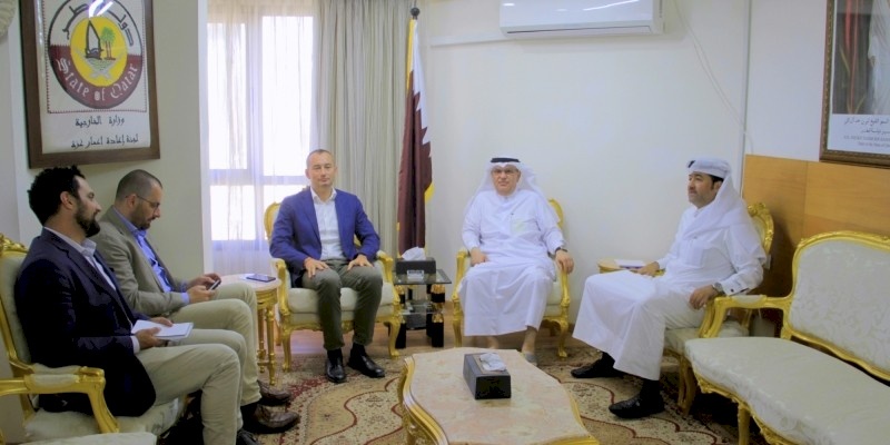 تفاصيل اجتماع العمادي وملادينوف في غزة