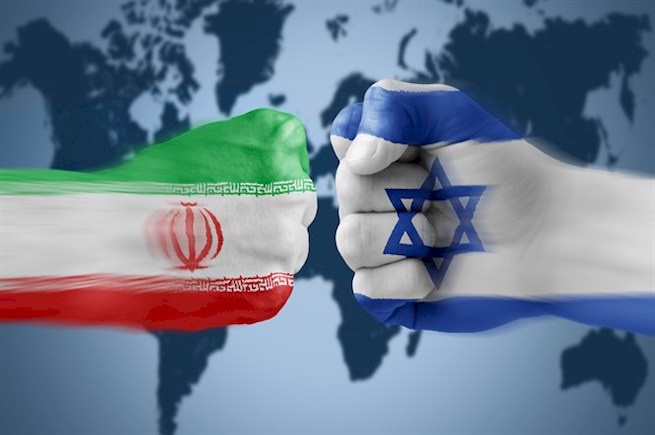 "إسرائيل" تدفع أمريكا إلى حرب مع إيران ستكون "عالمية ثالثة"