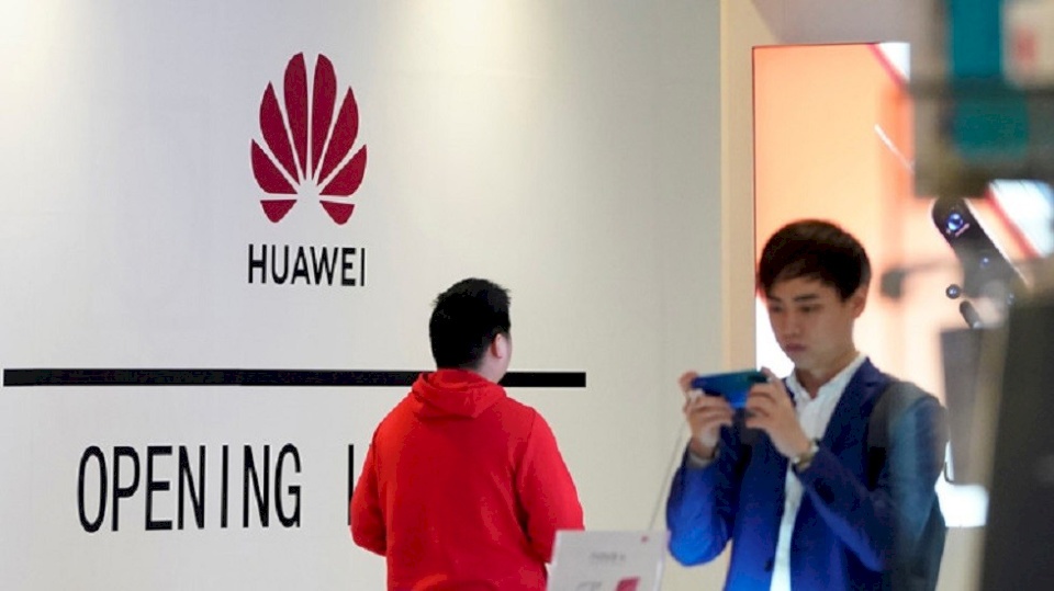 فيديو.. هواوي تتحدى أميركا
