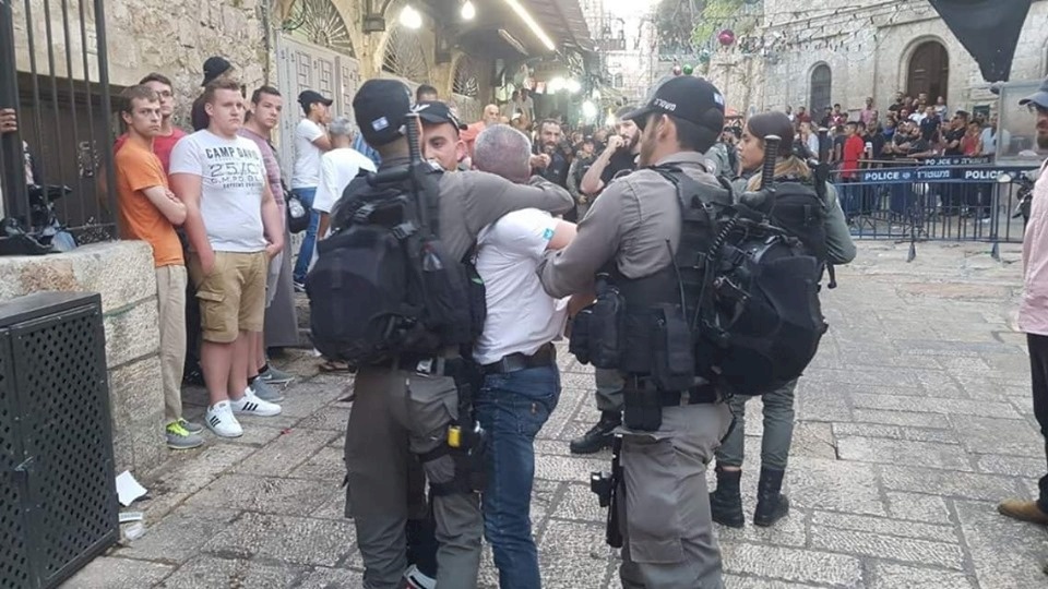 اصابات في اعتداء للاحتلال على مواطنين بالقدس