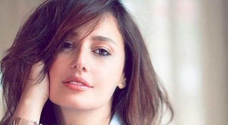 شاهد:  حلا شيحة تثير الجدل بصورتها بفستان الزفاف