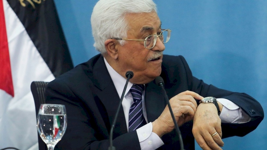 صحيفة عبرية: السلطة الفلسطينية قد تنهار وقريبا ستدفع رواتب الموظفين بنسبة 30% فقط