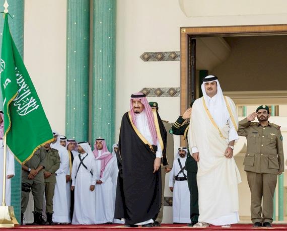 أمير قطر تلقى دعوة من العاهل السعودي للمشاركة في القمتين الخليجية والعربية