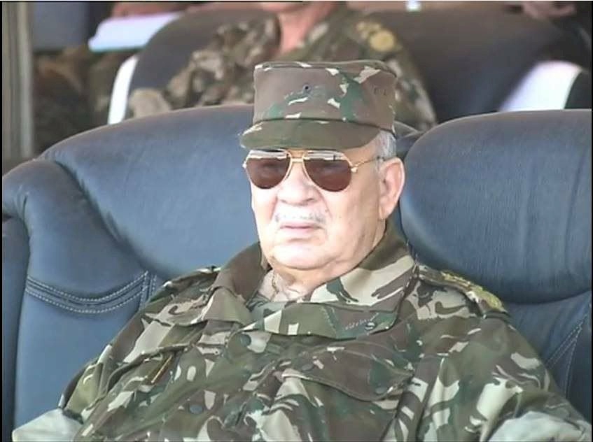 قايد صالح: الحوار هو السبيل الوحيد للخروج من الأزمة
