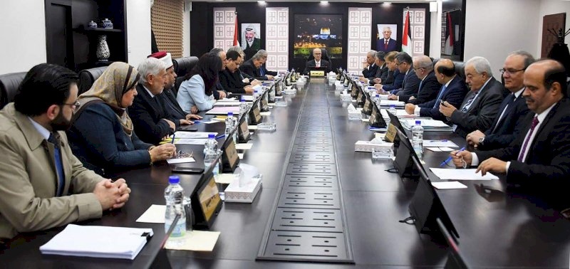 خاص: 7 مليون دولار  حصل عليها  وزراء حكومة الحمد لله في ظل الأزمة المالية