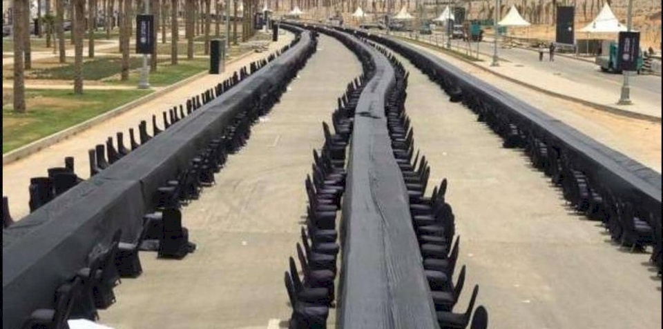 مصر تقيم أطول مائدة إفطار رمضانية في العالم