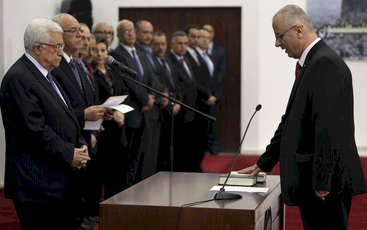 صورة.. تقديم شكوى لهيئة مكافحة الفساد بشأن رواتب الوزراء