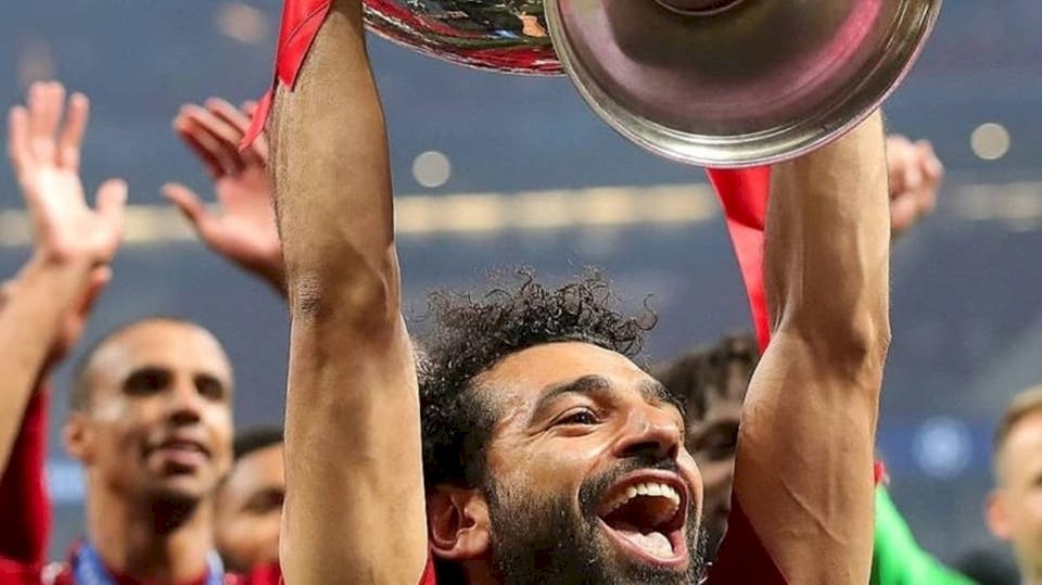 هكذا احتفلت أسرة محمد صلاح بلقب الأبطال