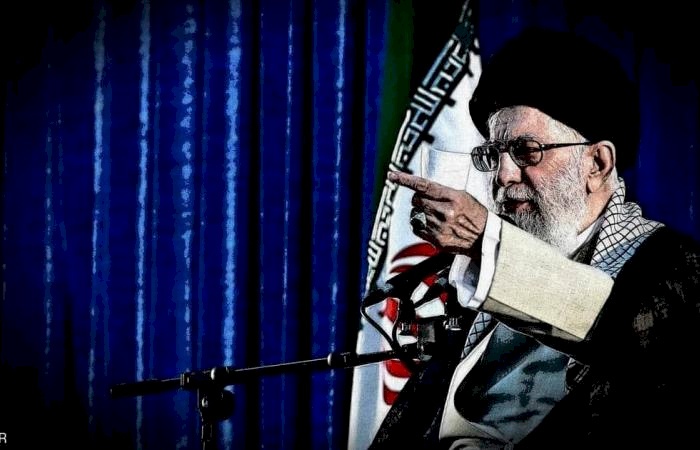 بـ "الحكومة الخفية".. خامنئي يحكم قبضته على السلطة