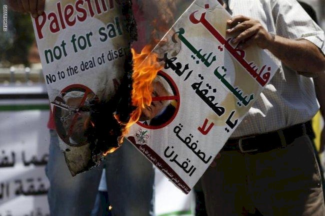 الحكومة تأسف لمشاركة مصر والأردن في مؤتمر البحرين