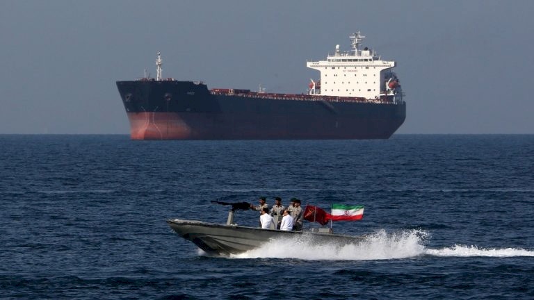 هل أوصلت إيران رسالتها عبر هجومها ”المحتمل“ على الناقلات النفطية؟