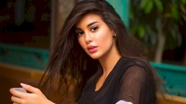 طفلة متلازمة داون توجه رسالة لياسمين صبري وهي تعتذر للمرة الثالثة