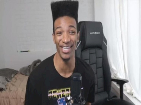  "لقد خذلتكم.. لا تدعوا السوشيال ميديا تستنزفكم"...انتحار نجم فيديوهات يوتيوب "Etika"