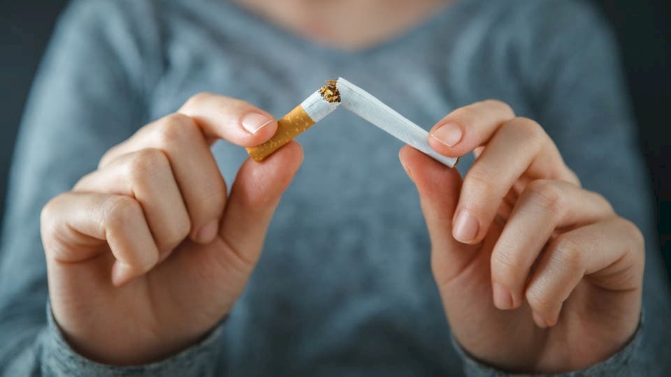للإقلاع عن التدخين .. استعن بالليمون