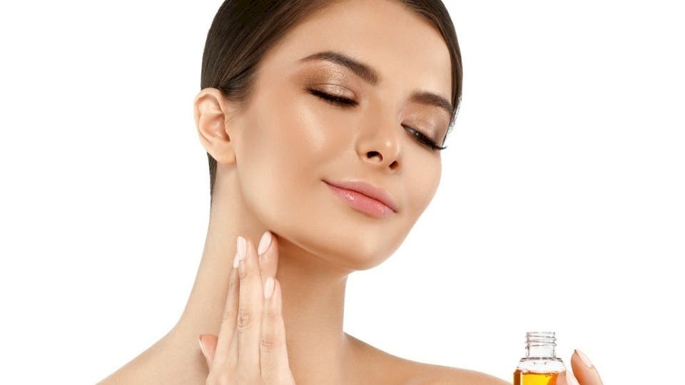 10 زيوت نباتية هي الأفضل للعناية بجمالك