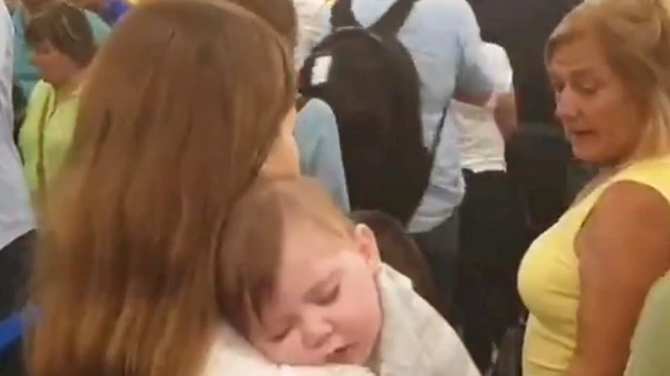 نانسي عجرم لسياسيي بلدها: "عيب عليكن"!
