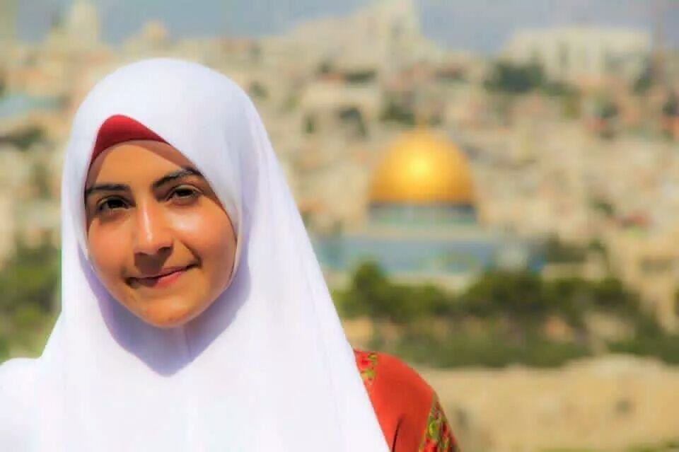 الاحتلال يعتقل الفتاة "مدلين" ويحولها للتحقيق