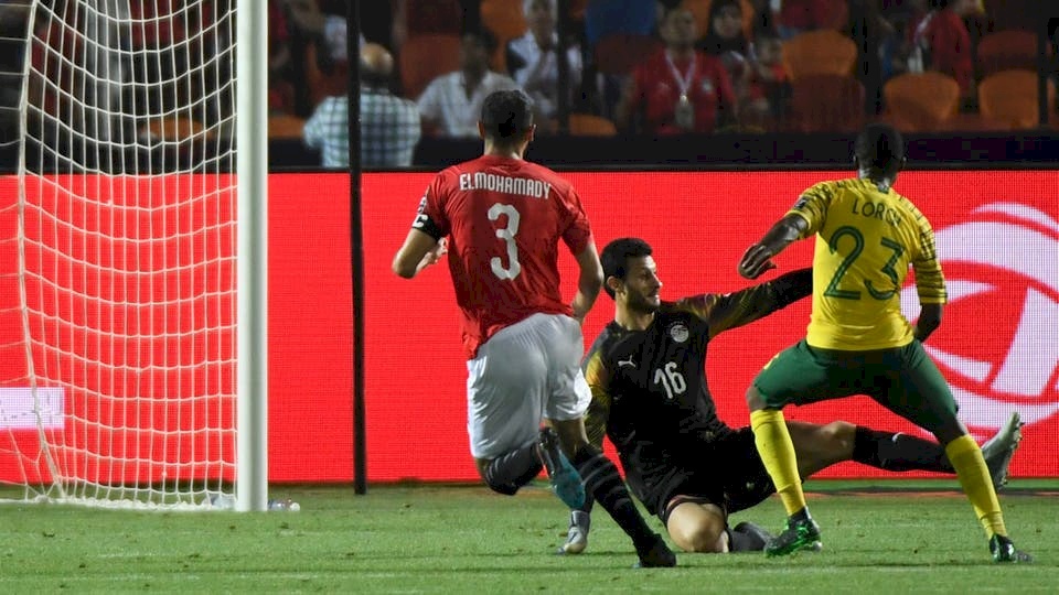 بعد خروج منتخب مصر..البرلمان يطلب تحقيقا مع اتحاد الكرة