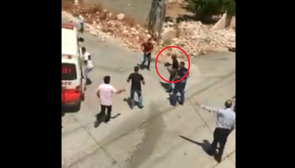 بالفيديو.. لحظة اصابة طفل برصاص الاحتلال في قلقيلية