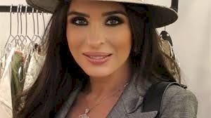الراقصة دينا تثير الجدل حول ما اكتشفته عن والدتها بعد 15 عام..اليكم التفاصيل