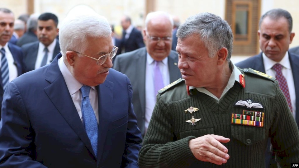 هل تنتظرون موافقة الفلسطينيين وخيانة ملك الأردن لـ"بسط السيادة" على الغور؟