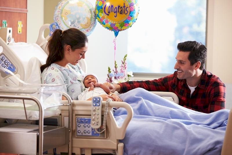 أنت ومولودك في أول 24 ساعد بعد الولادة!