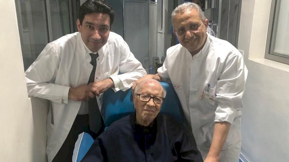 تونس ... أنباء عن نقل السبسي للمستشفى العسكري مجددا