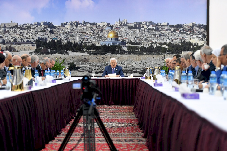 هل يشمل قرار القيادة الفلسطينية  المجال الأمني ؟