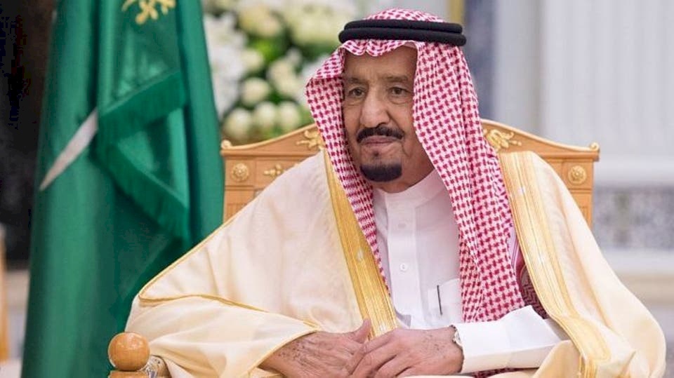 الملك سلمان يفجع بعزيز