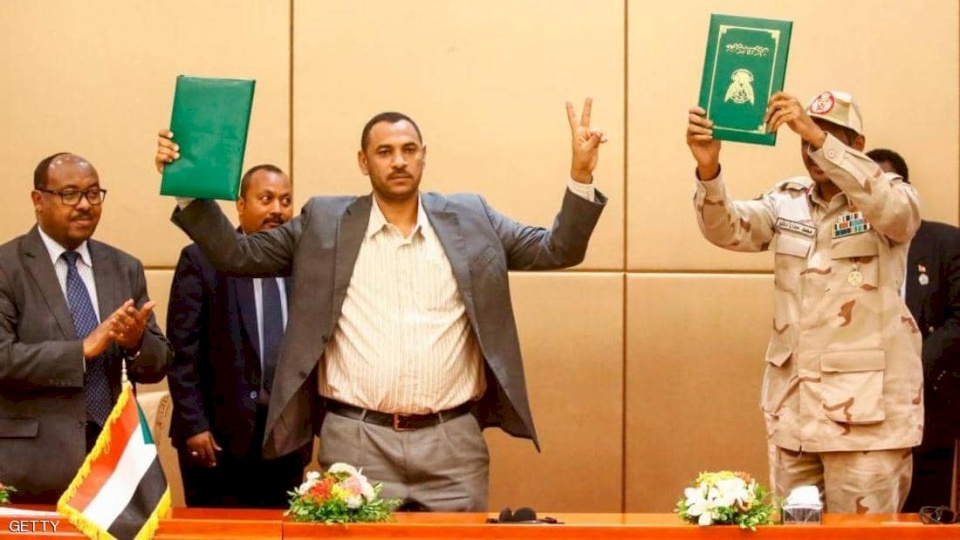 الرياض والقاهرة ترحبان بتوقيع "الإعلان الدستوري" في السودان