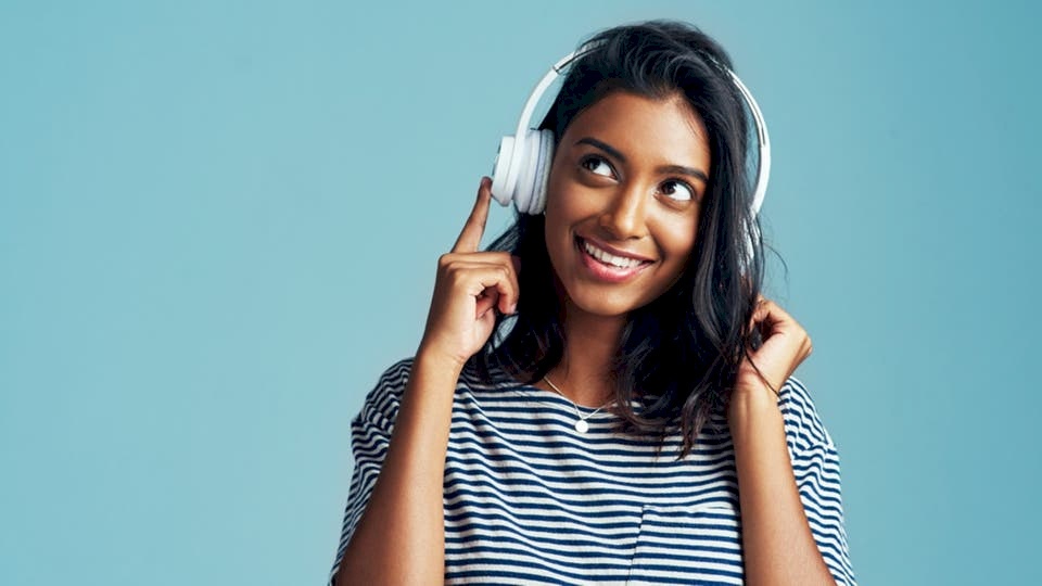 احذروا.. سماعات الرأس الحديثة تدمر السمع!