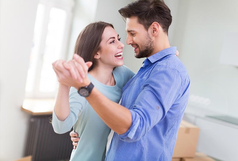 أمنيات ترغب المرأة أن يحققها الرجل من دون أن تطلبها
