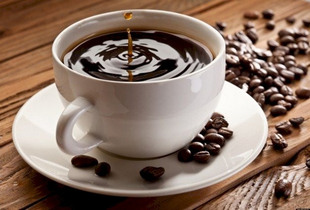 هل تسبب القهوة الإمساك أو تعالجه؟