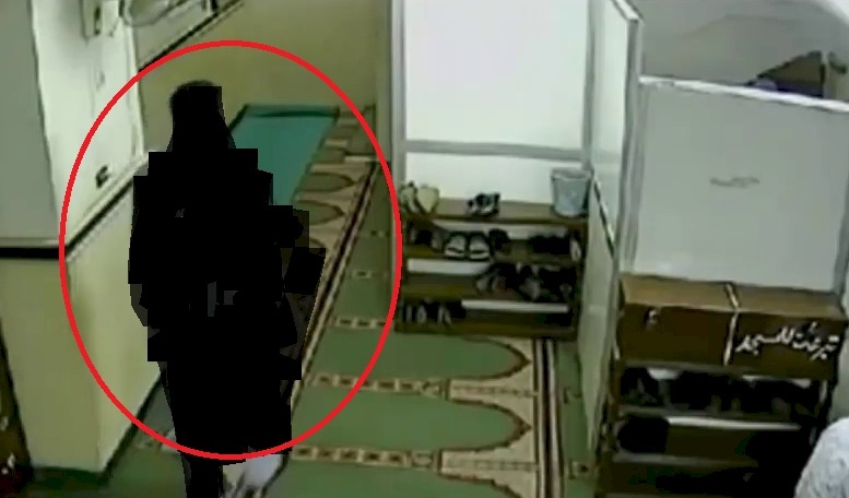 في بلد عربي.. شاب وفتاة يمارسون "الرذلة" داخل مسجد