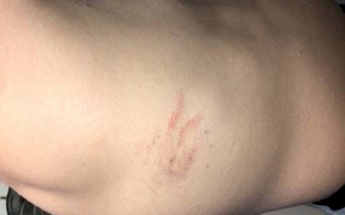 فيديو يفضح حارس أمن ويُخسره وظيفته... ماذا فعل؟