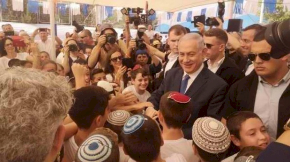  الاحتلال يغلق المحلات التجارية في الخليل تمهيدا لاقتحام نتنياهو