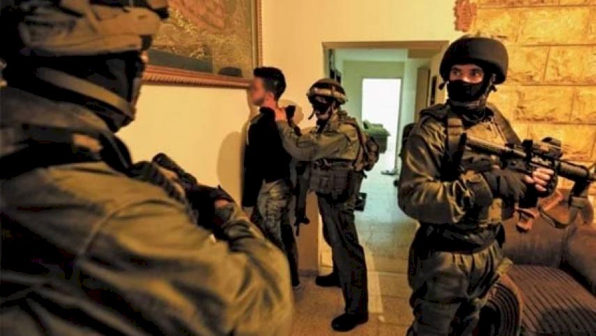 ليلة جديدة من المداهمات والاعتقالات في الضفة