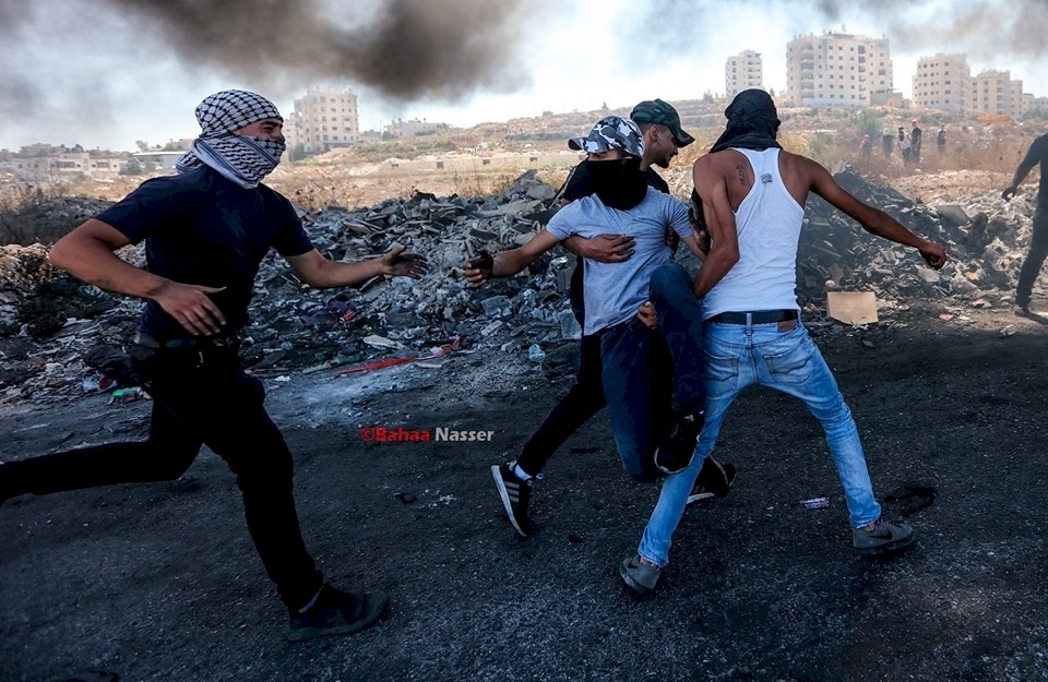 محدث بالفيديو.. إصابات في مواجهات البيرة