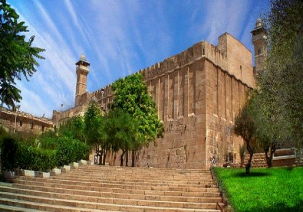 الاحتلال يغلق الحرم الابراهيمي خلال اليومين القادمين