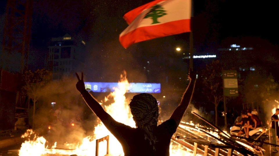 لليوم الثالث الاحتجاجات تتصاعد في لبنان