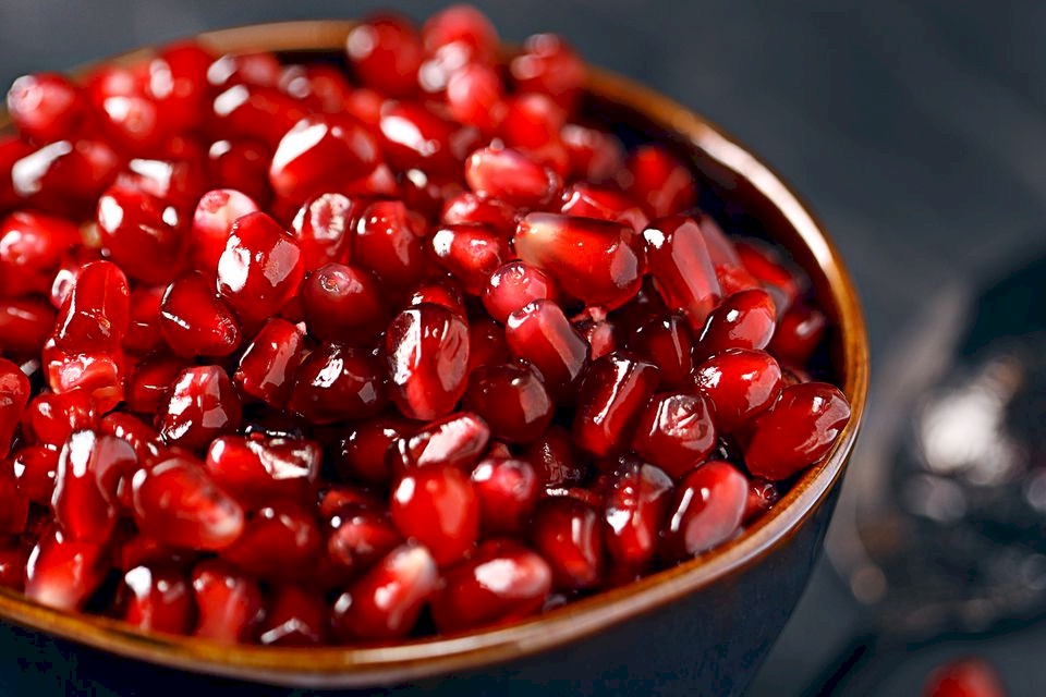 استغلوا موسم الرمان لهذا السبب