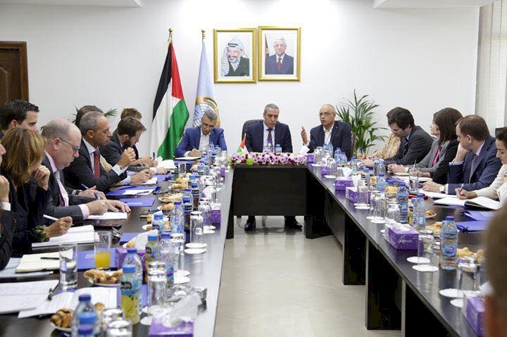 الشيخ يلتقي عدد من السفراء وقناصل الدول الاوروبيه وصندوق النقد والبنك الدولي