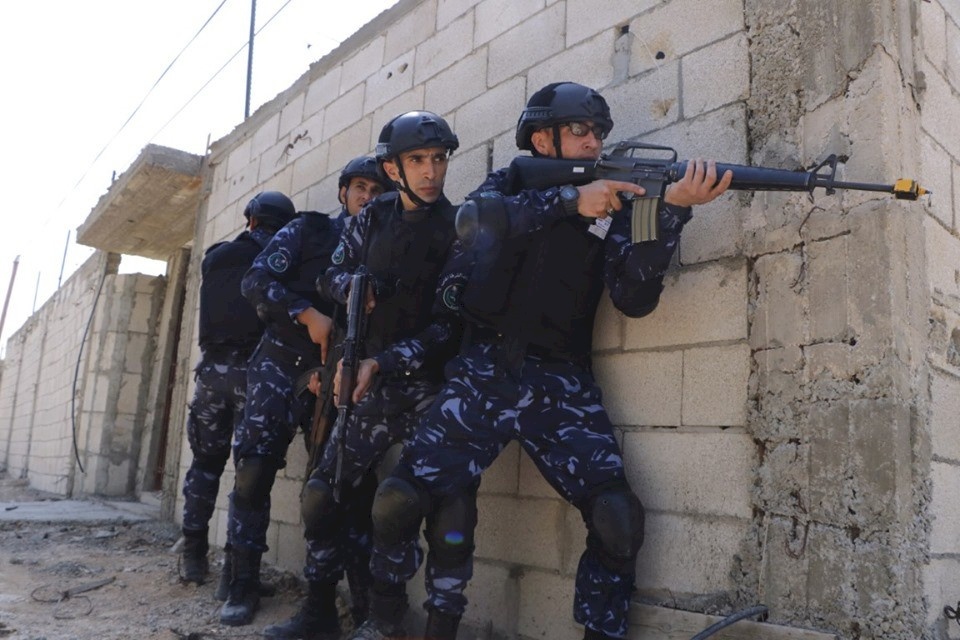 الشرطة توضح حقيقة ما حدث ببيت جالا خلال اعتقال أحد المطلوبين