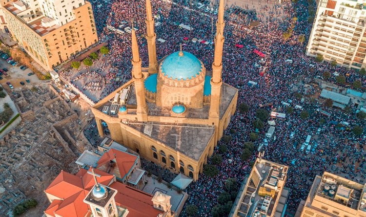 احتجاجات لبنان تدخل أسبوعها الثاني