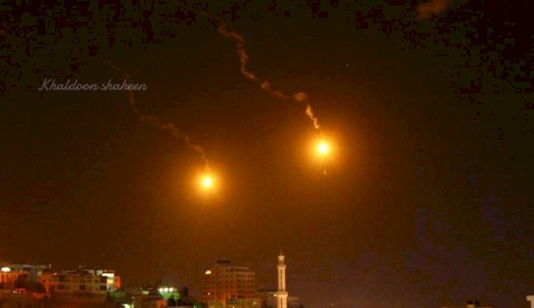 قصف إسرائيلي بمحيط دمشق والدفاعات الجوية السورية تتصدى له