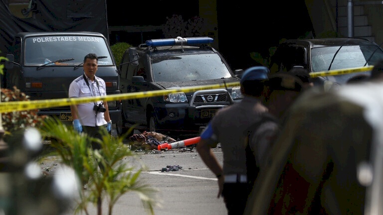 إندونيسيا.. تفجير انتحاري يهز مقرا للشرطة 