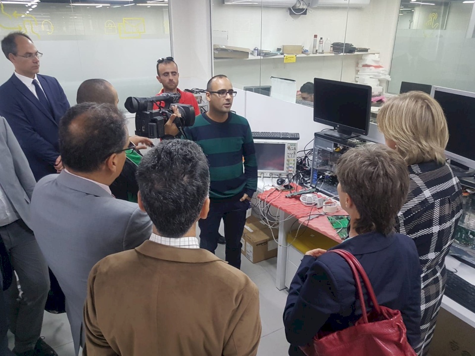 صور.. نائب رئيس وزراء ولاية سارلاند الألمانية تتفقد الطلبة المتدربين من الدراسات الثنائية في جامعة القدس